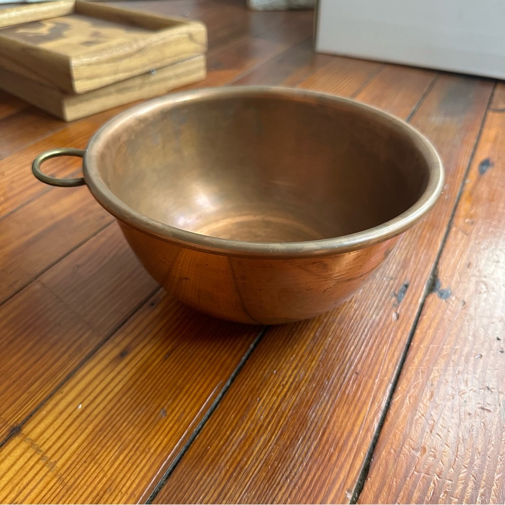 Antique/vintage French copper hanging mixing bowl - Picture 7 of 8